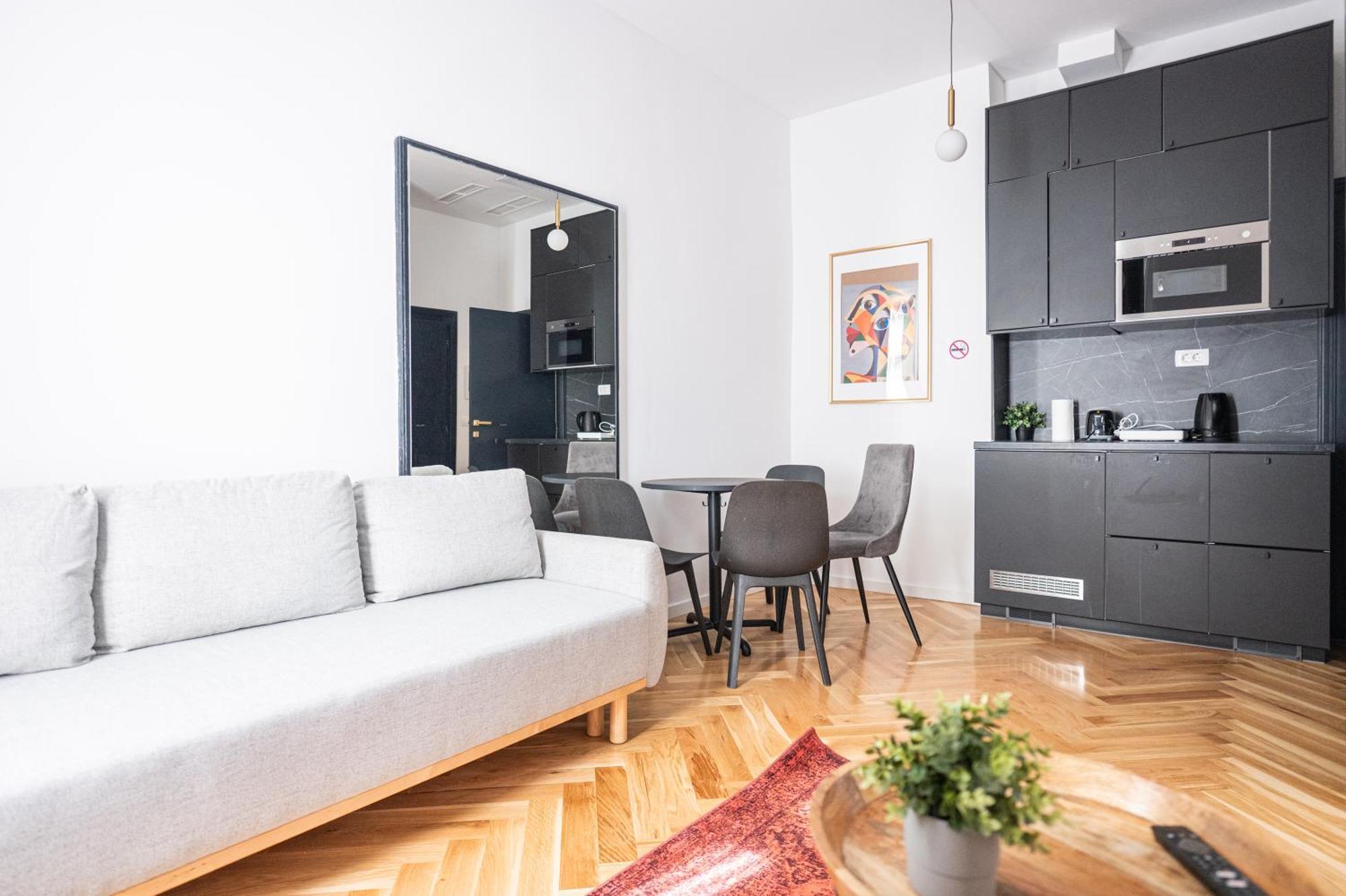 Zest And Nest Apartments In The Center ซาเกร็บ ภายนอก รูปภาพ